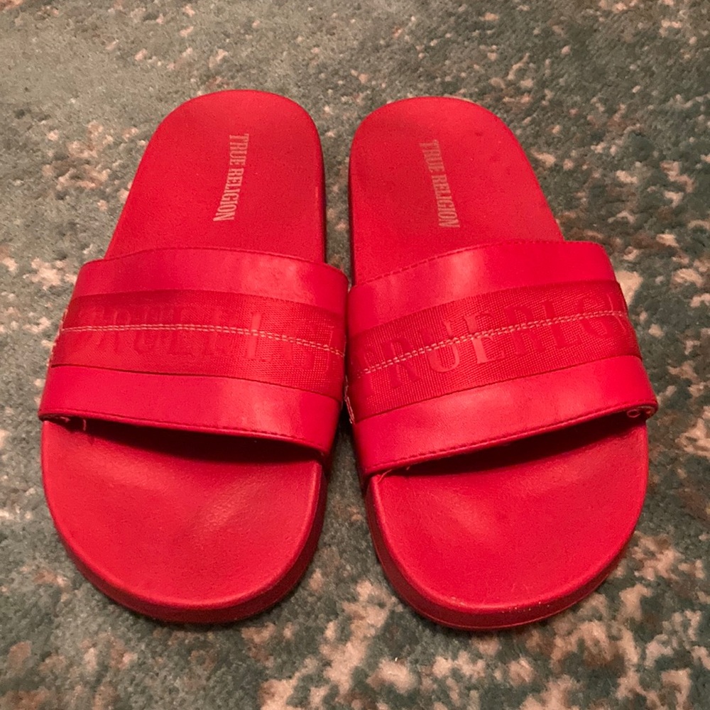 Men’s Designer Red True Religion Slip On Sandals/ Rubber Slides Size 9